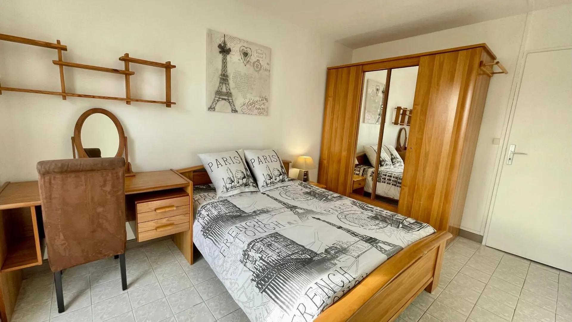 Guest house Chambre Privee En Colocation Dans Un Appartement Au Centre De Rillieux La Pape